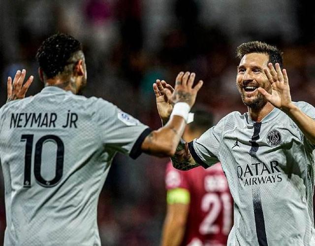 约基奇倒下后，一位故人邪魅一笑