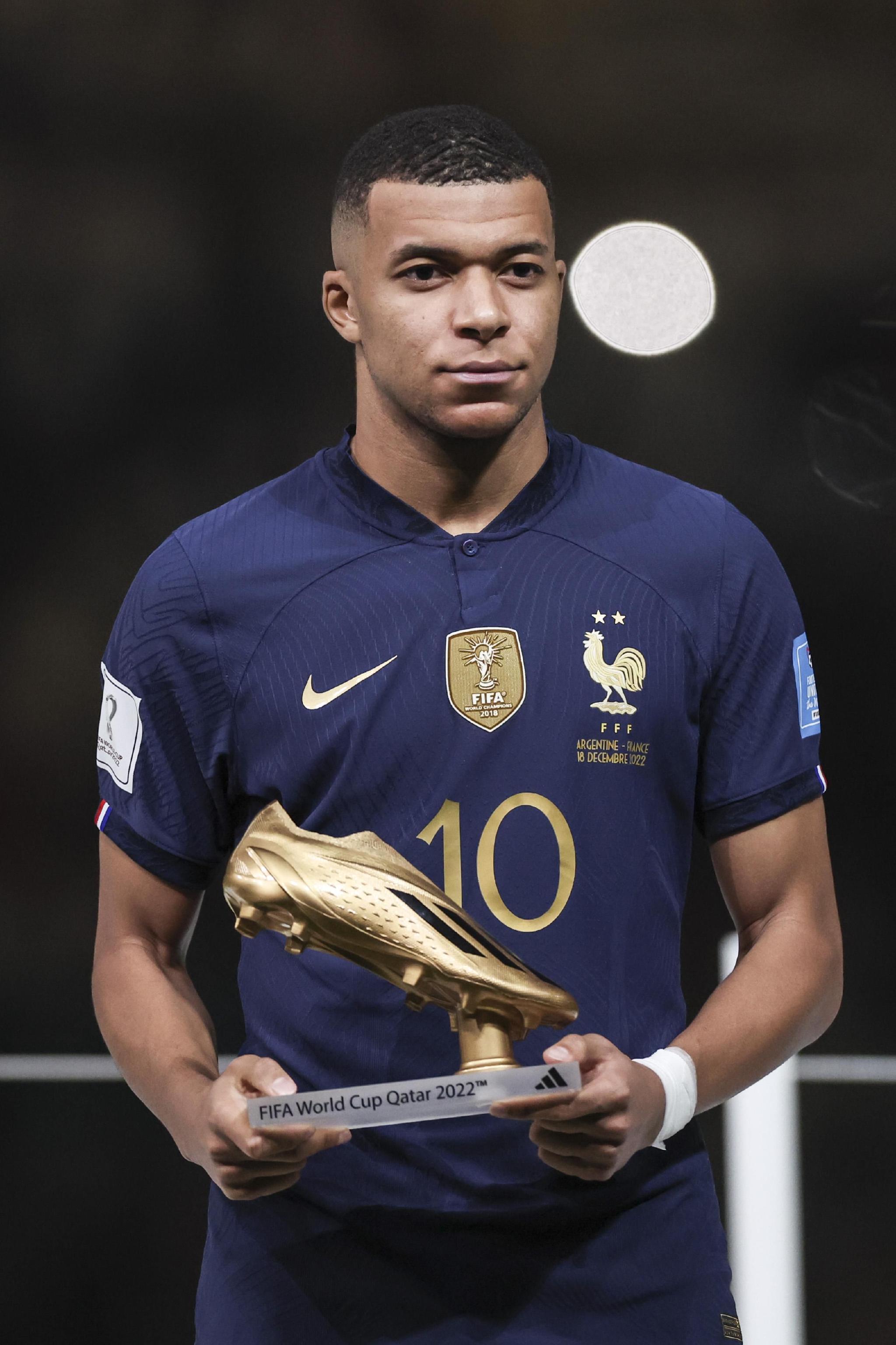 狼队鏖战五局拿下TTG，成为首支晋级S组的战队，AG想卫冕冠军很难！